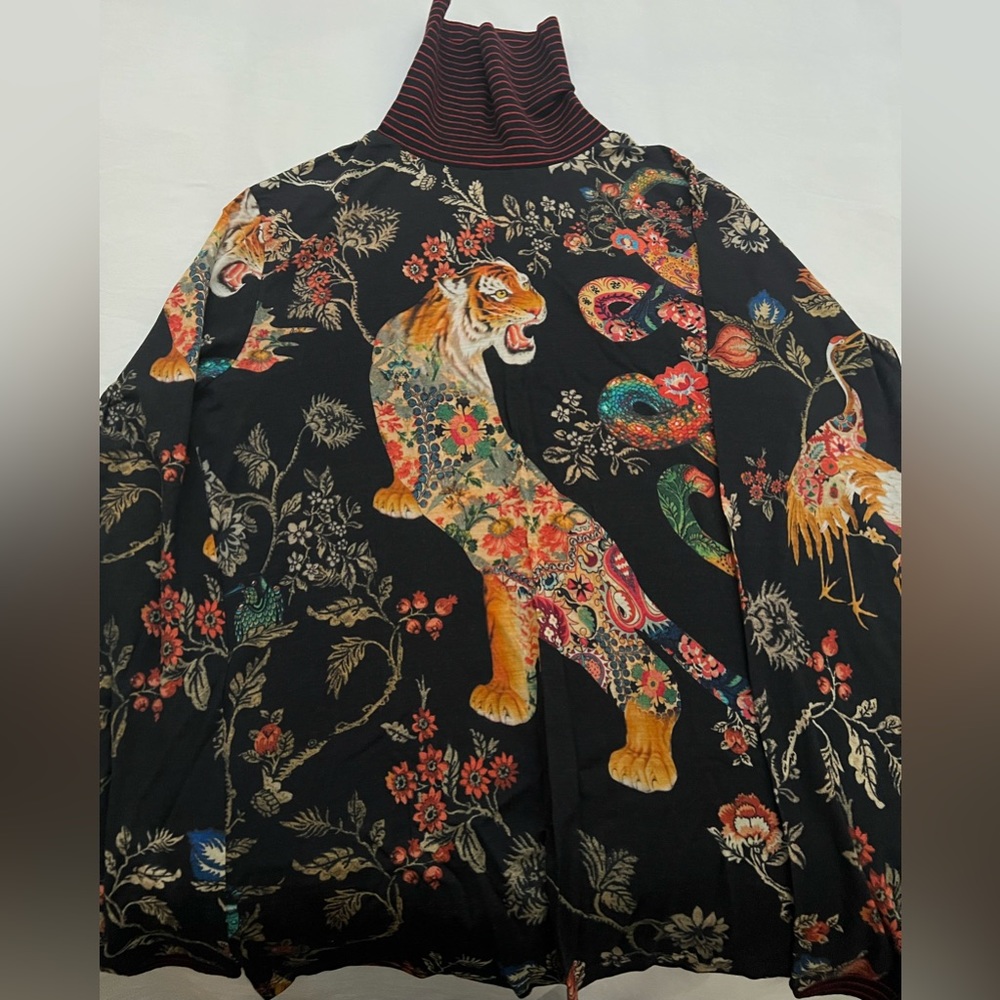 New Women turtleneck long sleeve top. ETRO. Size 44